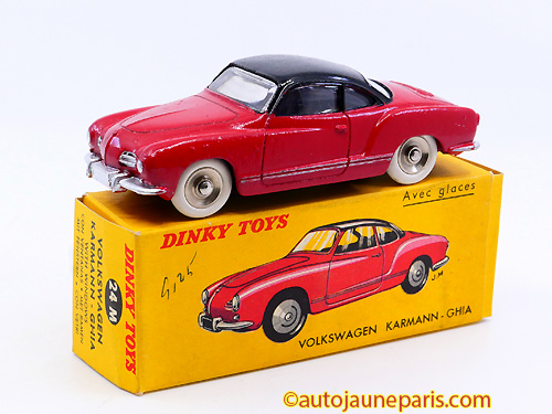 Dinky Toys France Karmann Ghia (jantes concave)
