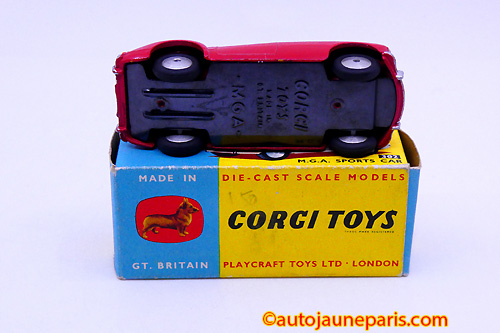 CORGI 302 Scale 1/43 | MG A SPORTS CAR RED